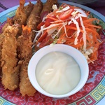 สลัดกุ้งทอด